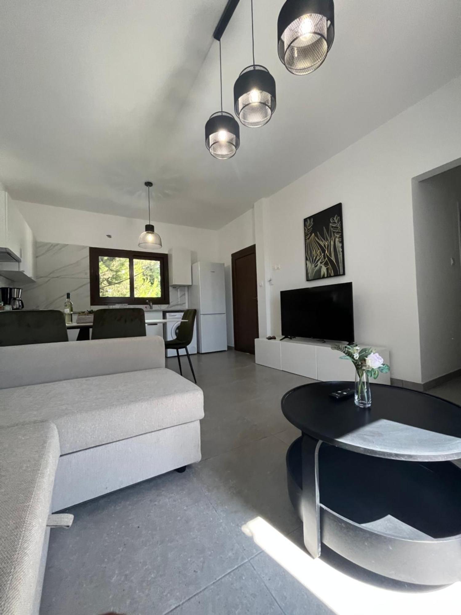 Serenityone - Centrally Located One Bedroom Apt Agia Napa Buitenkant foto