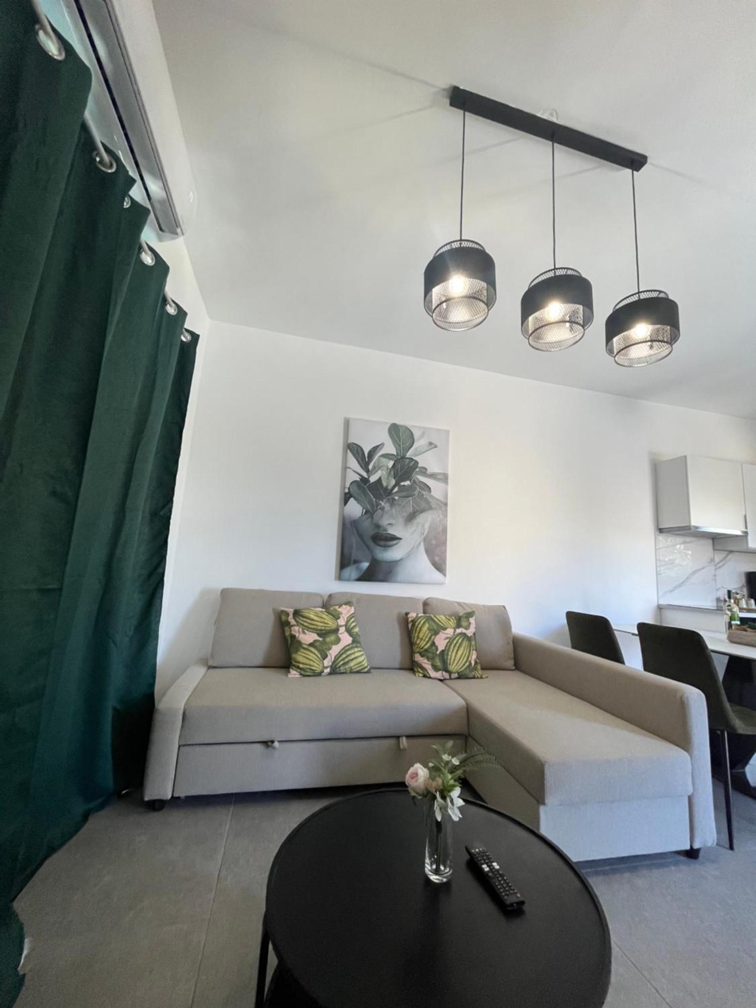 Serenityone - Centrally Located One Bedroom Apt Agia Napa Buitenkant foto