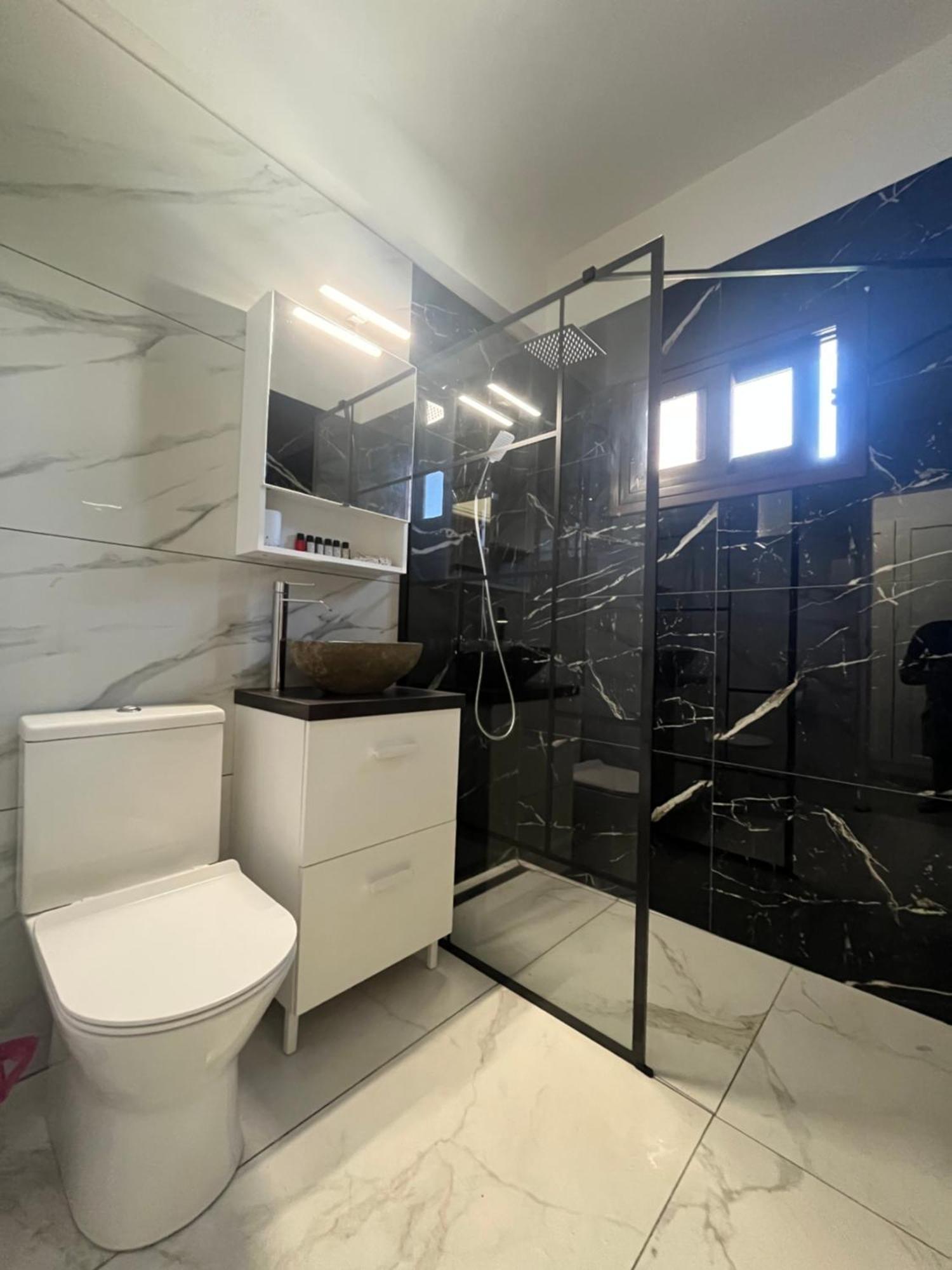 Serenityone - Centrally Located One Bedroom Apt Agia Napa Buitenkant foto